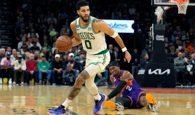 华体会下载-凯尔特人无惧魔鬼赛程 进攻笑傲联盟防守也在回暖