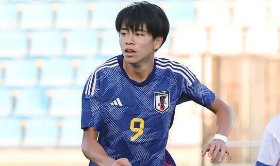 华体会HTH-日媒:女星今森茉耶出轨41岁演员,其男友是U20国脚道胁豊