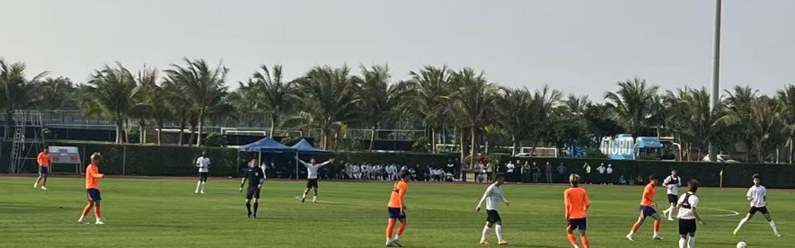 华体会官网-热身赛山东泰山1比2被大连逆转，新星内切远射破门，两套阵容出场