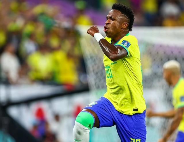 1670285622730055116.jpg 65270325-11502891-image-a-50_167.jpg